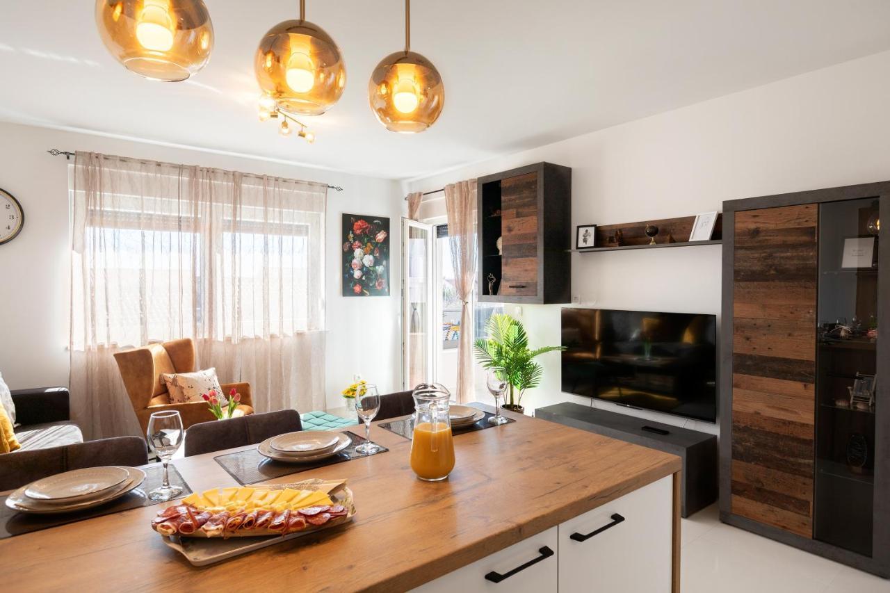 Sunny Island Apartment Trogir Exterior foto