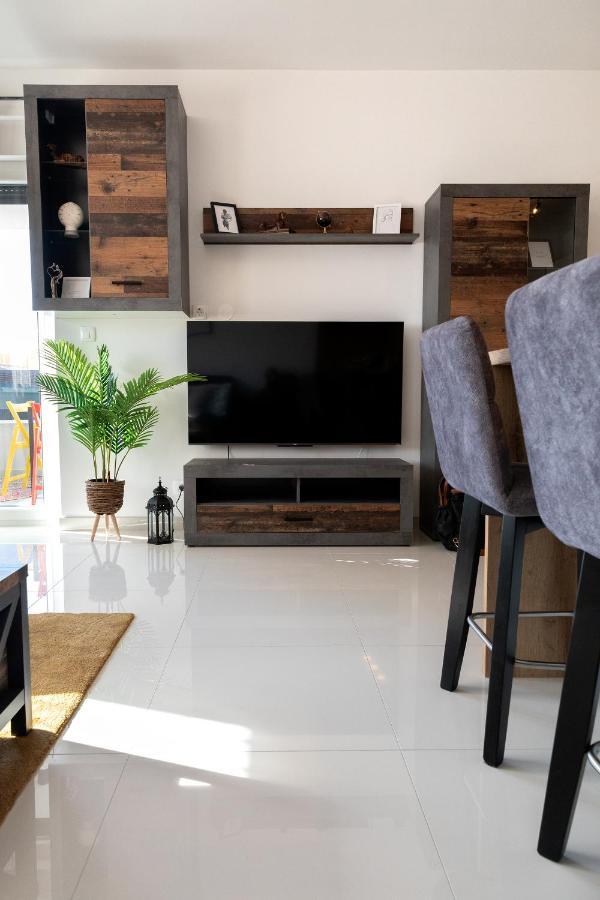 Sunny Island Apartment Trogir Exterior foto